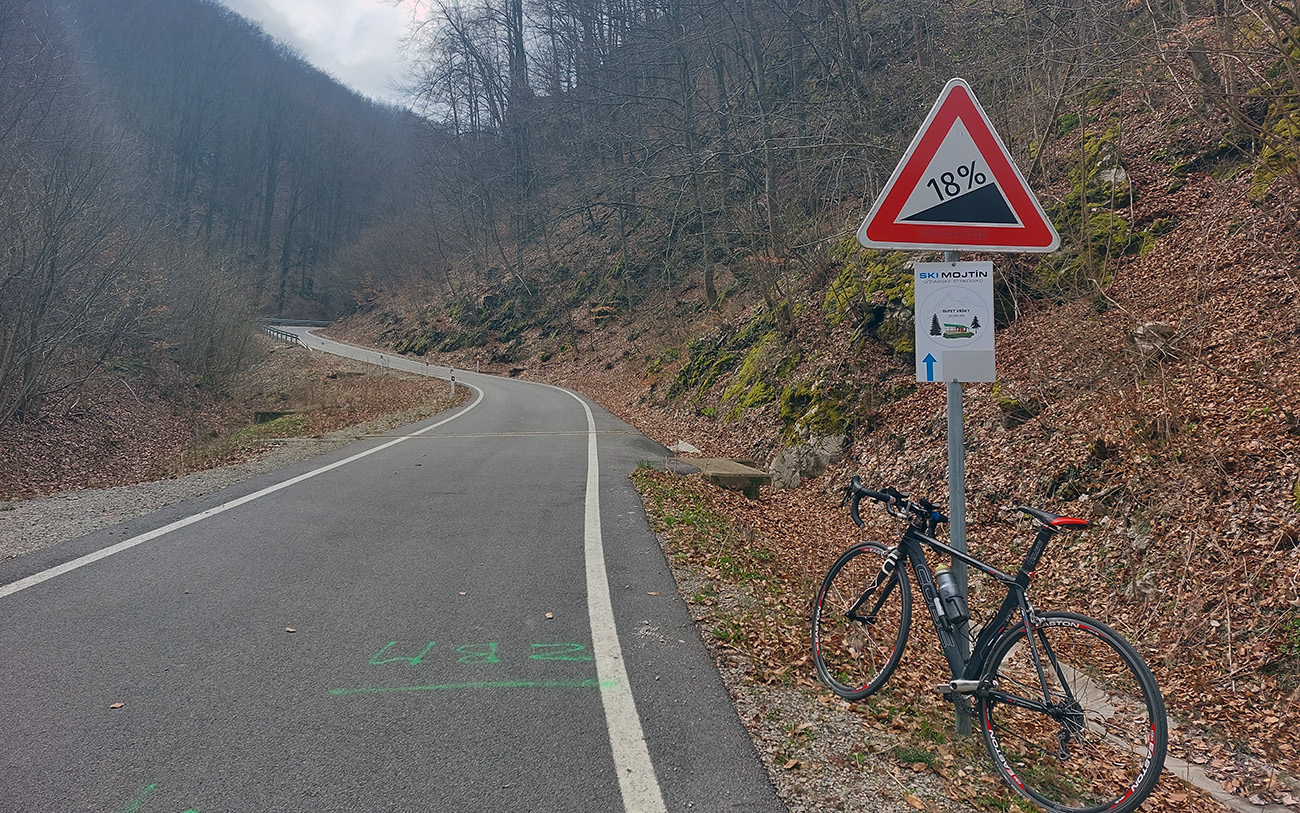 ...lebo_dostať_sa_do_Mojtína_bude_zaberačka.